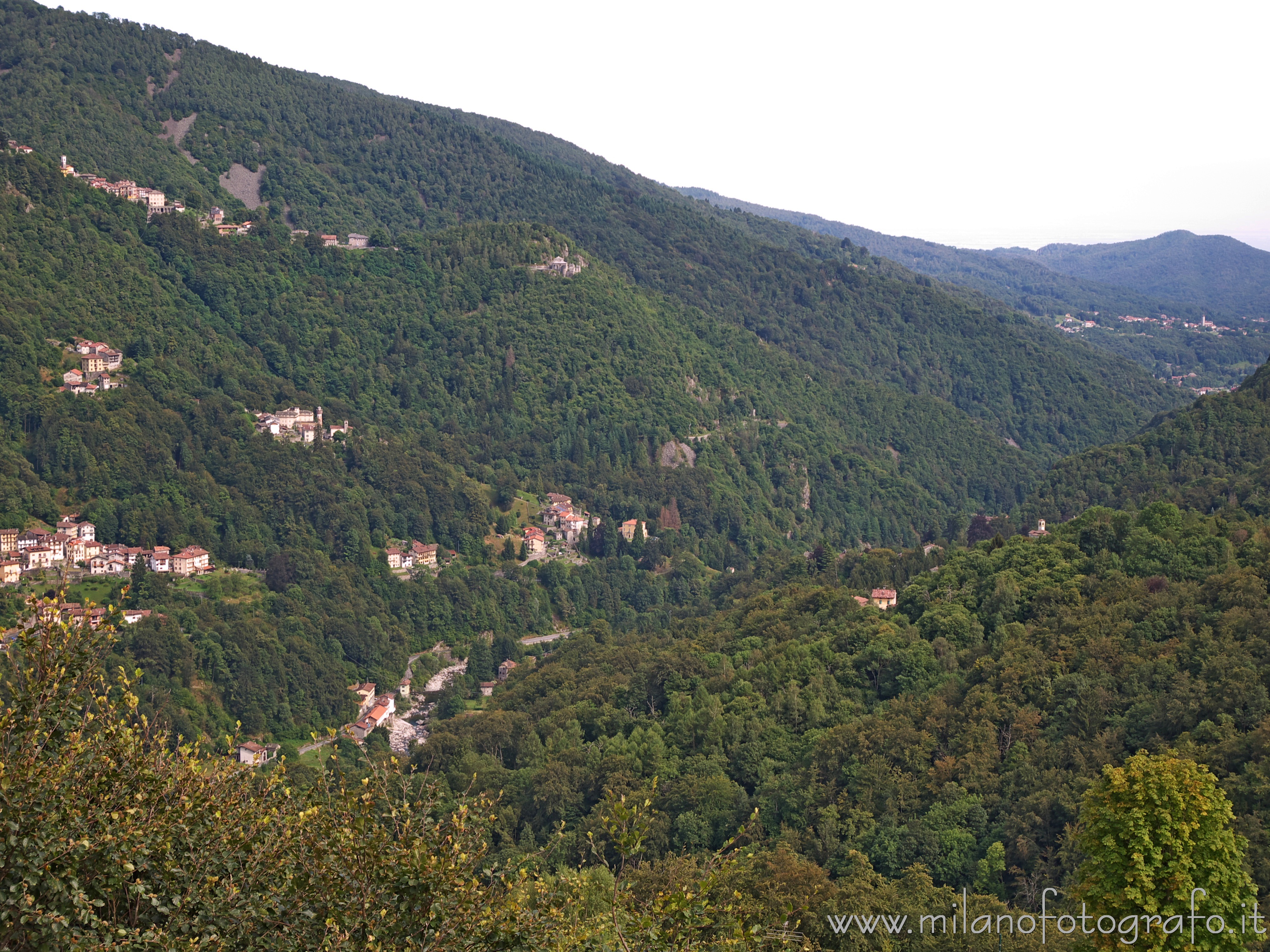 Campiglia / San Paolo Cervo (Biella) - La Valle Cervo vista dal "campanun"